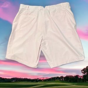 Nike Dri-Fit Standard Fit light pink golf shorts men’s size 42